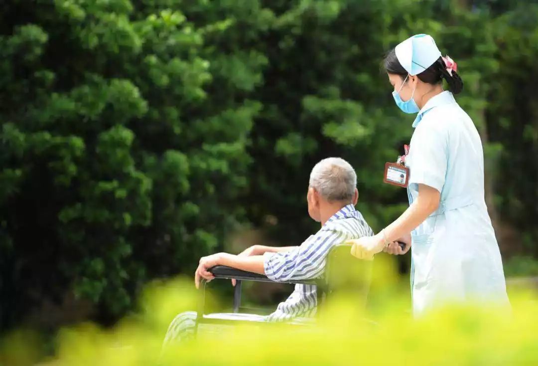 武漢擬推養(yǎng)老服務(wù)補(bǔ)貼新政 每月最高800元，托起幸福“夕陽(yáng)紅”